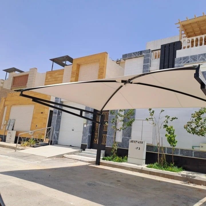 شركة القمة الحديثة: رائدة أعمال المظلات في عسير